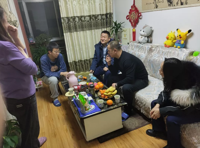 MK体育·（国际）官方网站-mksports
产业开发板块深入开展员工家访活动(图2)