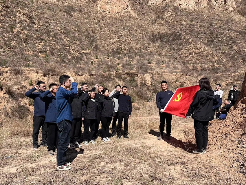 MK体育·（国际）官方网站-mksports
开展义务植树活动(图3)